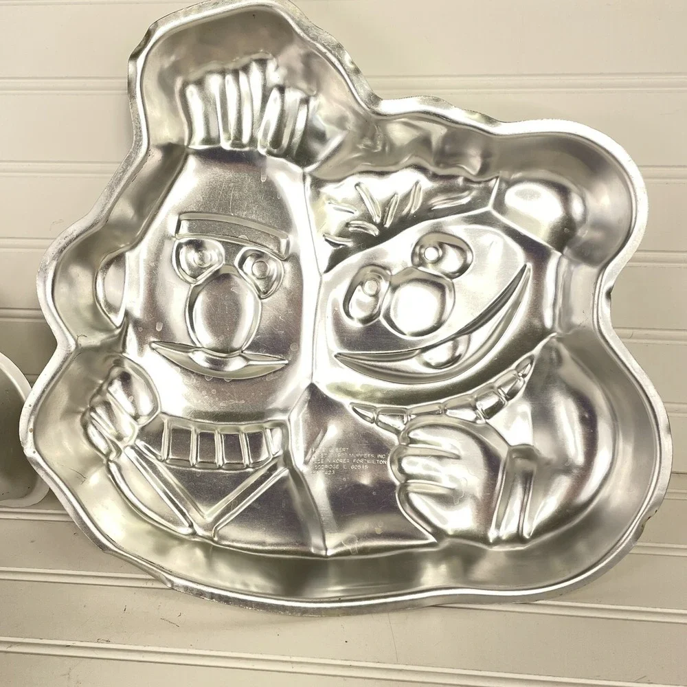 Wilton Sesame Street Big Bird Bert & Ernie Cake Pan Mold 502-7432 502-2065‎